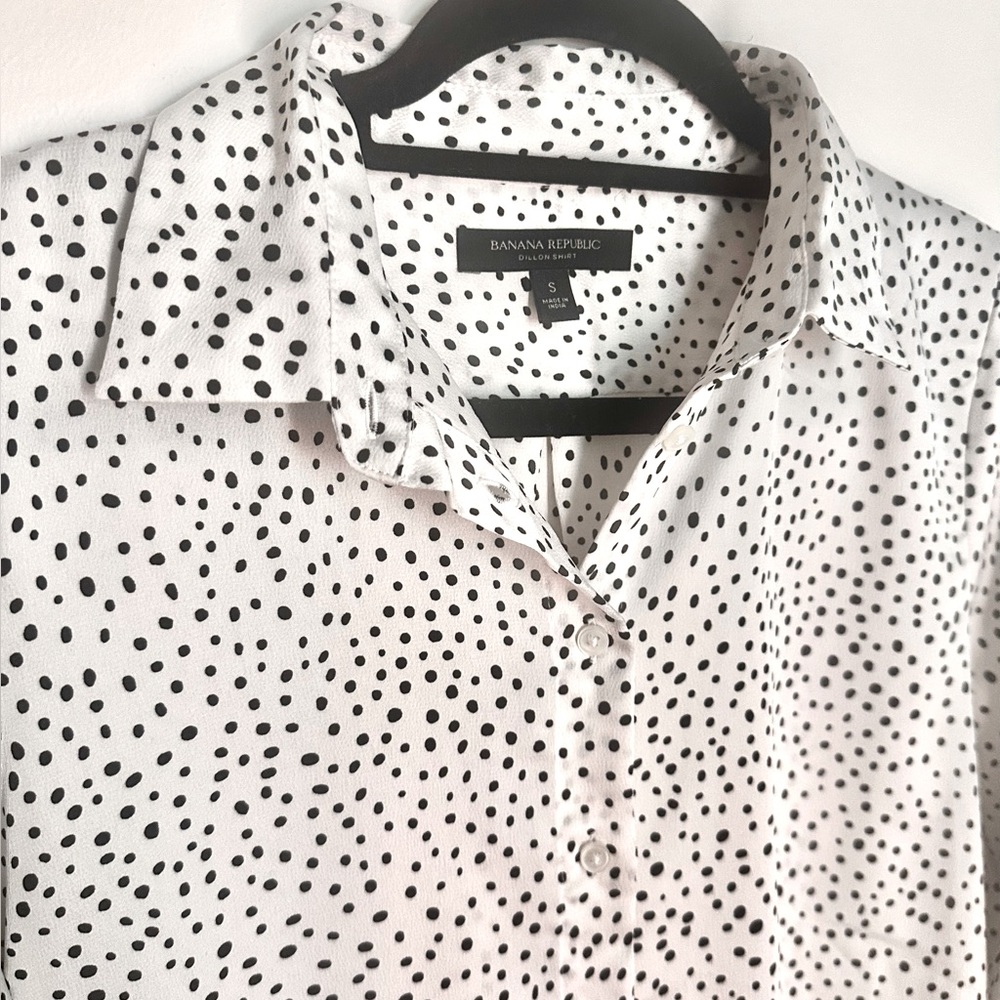 Banana Republic White Polka Dot Long Sleeve Dillon Shirt